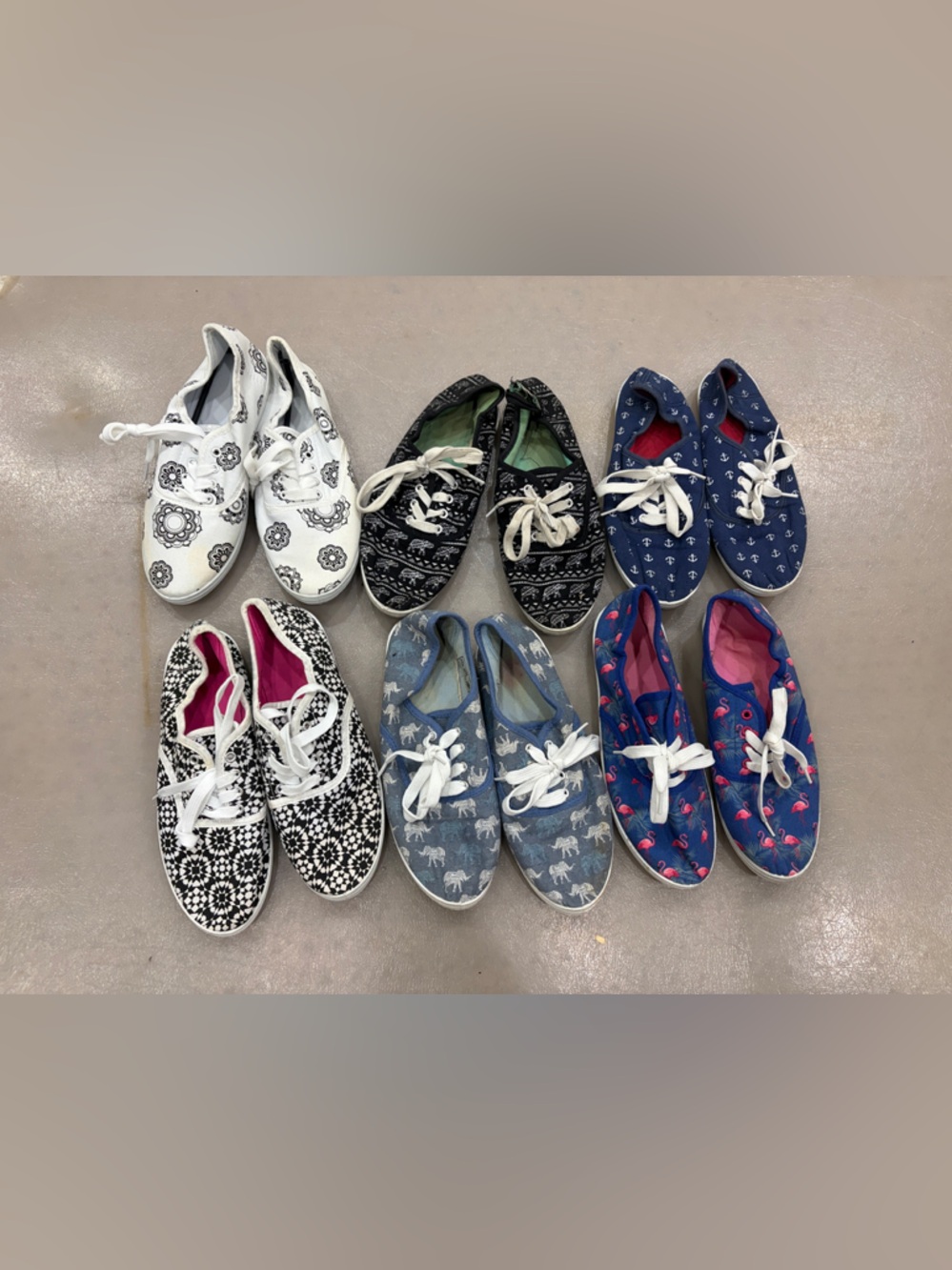 Women's Casual Lace-Up Canvas Sneakers bundle of 6 ..size 7/8